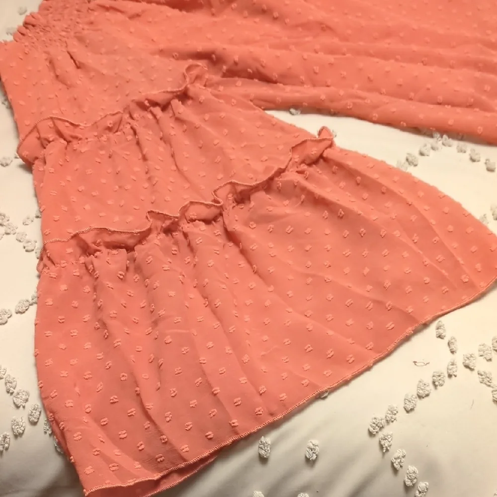 Off-Shoulder Ruffle Blouse - Picture 4 of 7